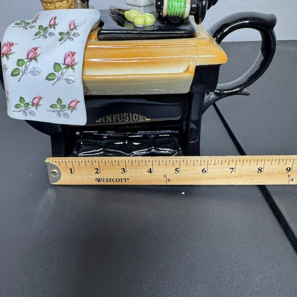 Vintage Paul Cardew Ceramic Sewing Machine Teapot, Original Tags, Never Used, 9" - Picture 8 of 10